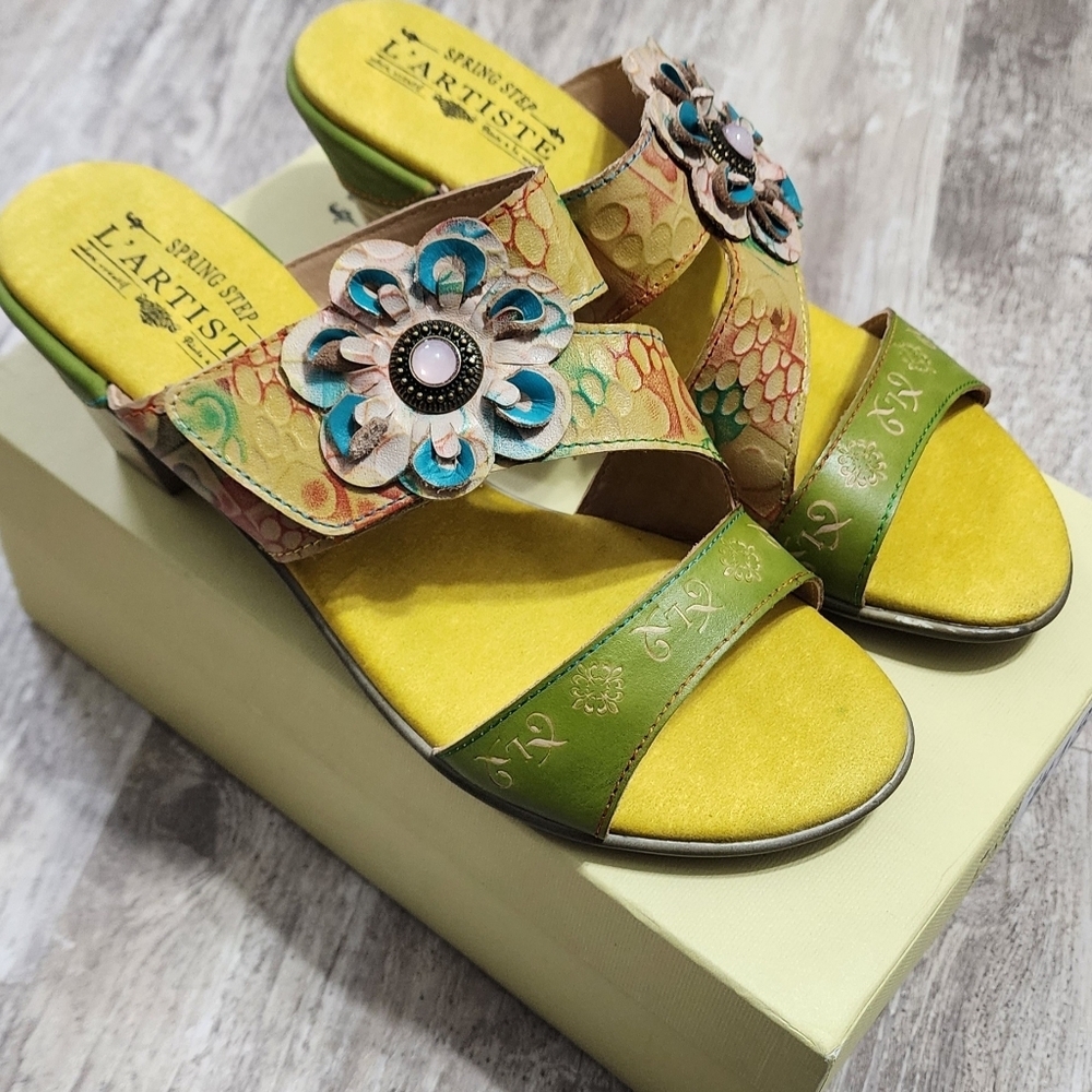 L’Artiste by Spring Step Classical Leather Flower Wedge Sandals Comfort Size 9